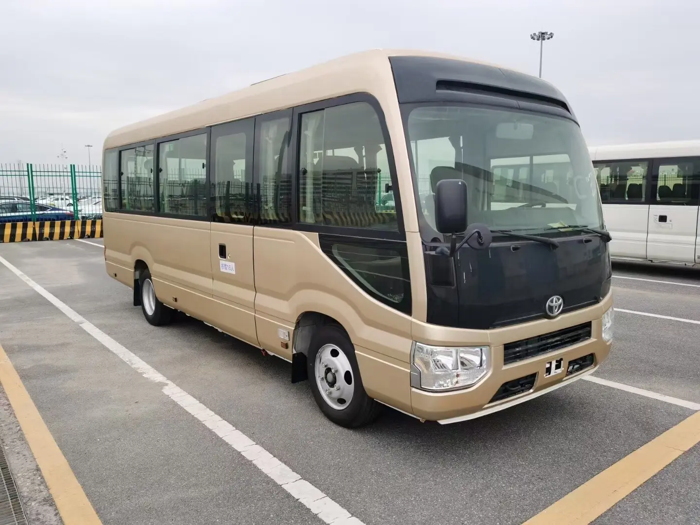 苏州考斯特租车-丰田考斯特